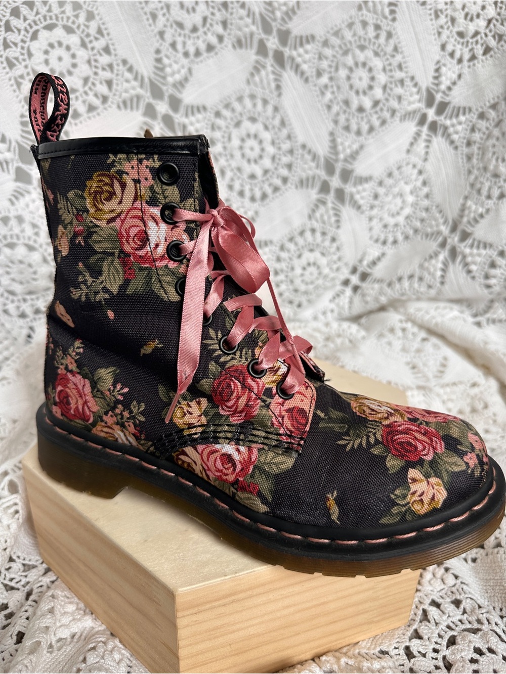 Dr. Martens 1460 Victorian Flowers Floral Canvas Combat Boots Women's Sz 7 RARE - Picture 6 of 15